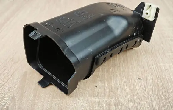 BMW 4 G22 G23 G24 G26 Air intake duct part 9477026