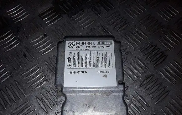 Skoda Octavia Mk2 (1Z) Airbag control unit/module 1K0909605L