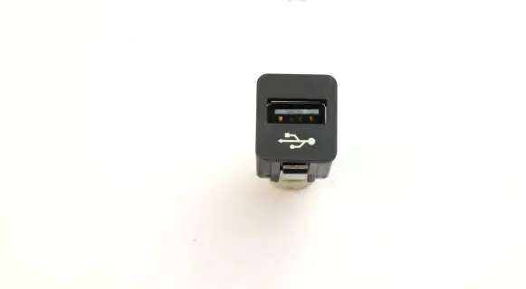 BMW X3 F25 USB socket connector 9167196