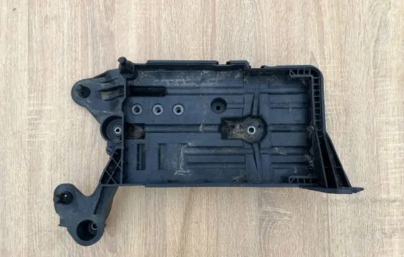 Audi A3 S3 8V Battery tray 5Q0915331K