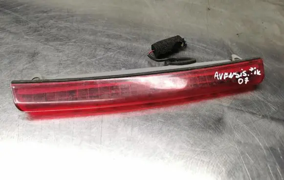 Toyota Avensis T250 Third/center stoplight