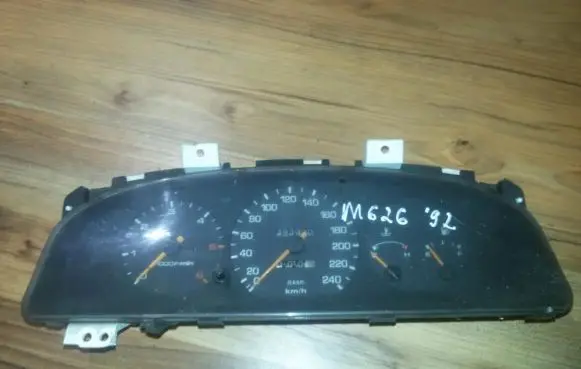 Speedometer (instrument cluster)