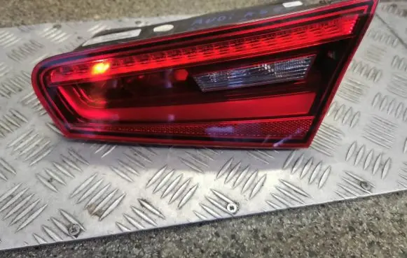 Audi A3 S3 8V Tailgate rear/tail lights 8V3945094B