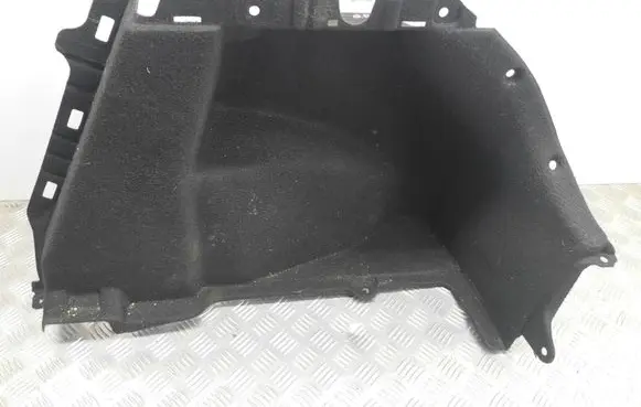 Trunk/boot lower side trim panel