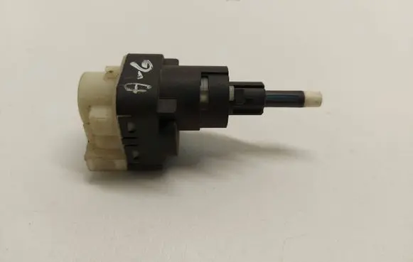 Audi A6 S6 C5 4B Brake pedal sensor switch 1k2945511c