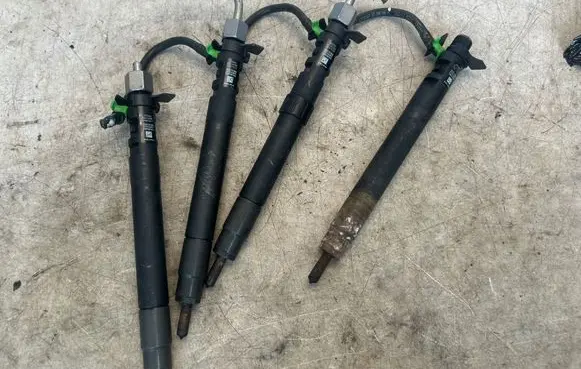 Ford C-MAX II Fuel injectors set 9686191080 EMBR001010