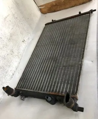 Volkswagen Jetta VI Coolant radiator
