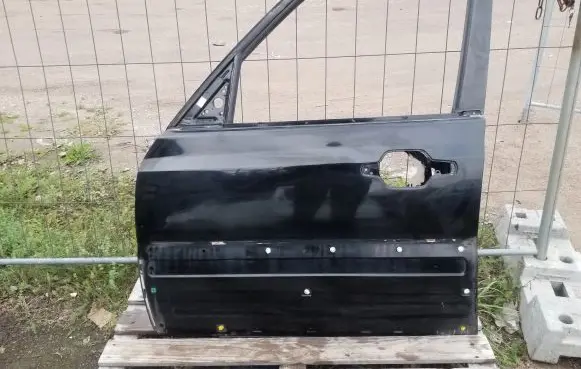 Hyundai Terracan Front door