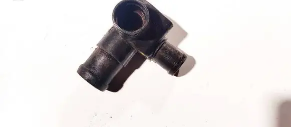 Volkswagen Golf III Engine coolant pipe/hose 028121133b