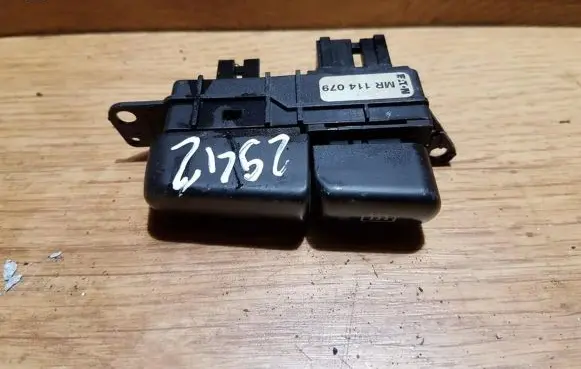 Windscreen/window heater switch