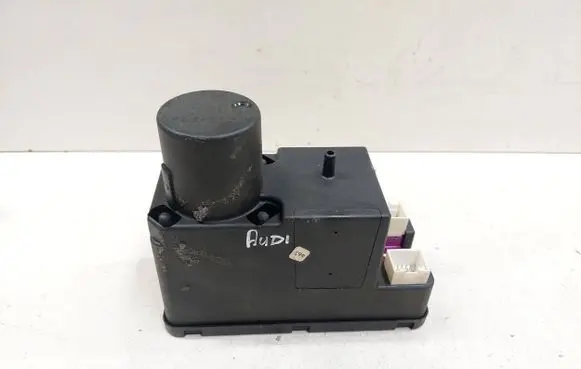 Audi A4 S4 B5 8D Central locking vacuum pump 4A0862257J 8TZ00652206