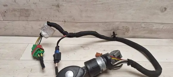 Peugeot 807 Ignition lock 36353100 9648445180