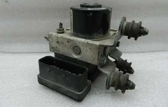 Volkswagen PASSAT B8 ABS Pump 1K0907379 1K0907379P