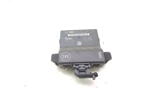 Audi A3 S3 A3 Sportback 8P Gateway control module 1K0907530F 1K0907951