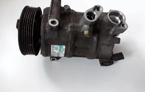 Volkswagen PASSAT B7 Air conditioning (A/C) compressor (pump) 5N0820803H