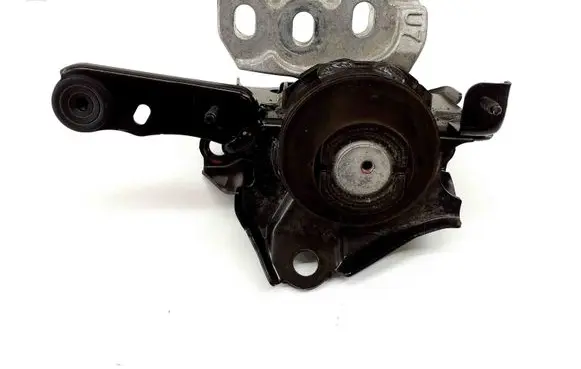 Toyota Yaris XP210 Gearbox mount AVD2742