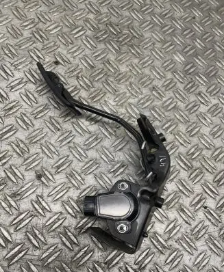 Toyota Avensis T250 Accelerator throttle pedal