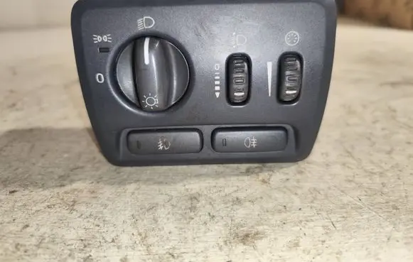 Light switch