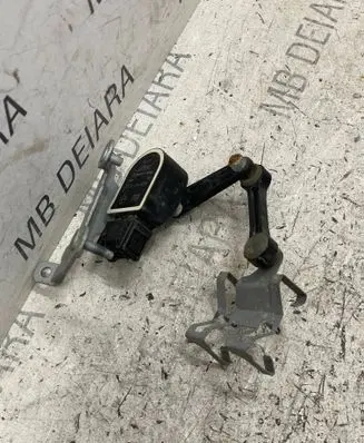 Mercedes-Benz C W205 Headlight level adjustment motor A0009053700