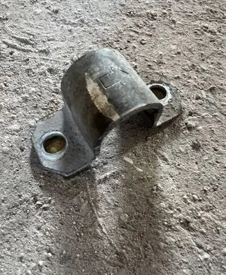 Mazda 6 Sway bar bush bracket, front 