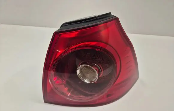 Volkswagen Golf V Rear/tail lights 1K6945096N 028490202