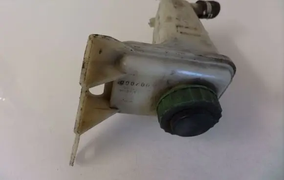 Audi A4 S4 B5 8D Power steering fluid tank/reservoir 8D0422373C