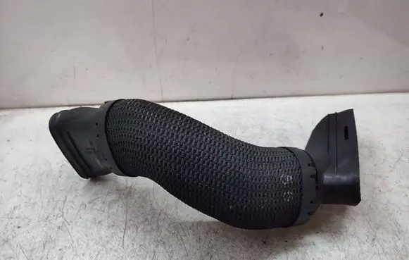 Mercedes-Benz E A207 Air intake duct part A6420945597