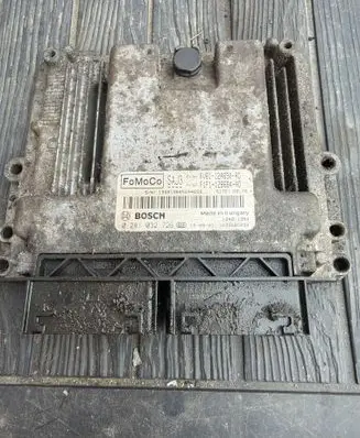 Ford Focus ST Headlight/headlamp FV6112A650RD 0281032726