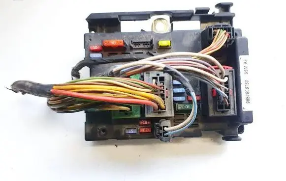Citroen Xsara Picasso Fuse box set 9657608780