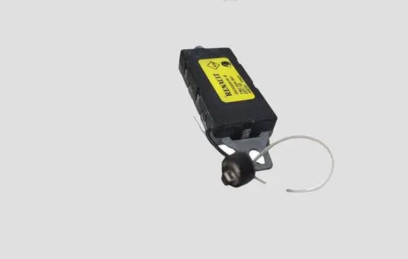 Renault Megane III Aerial antenna amplifier 282300003R