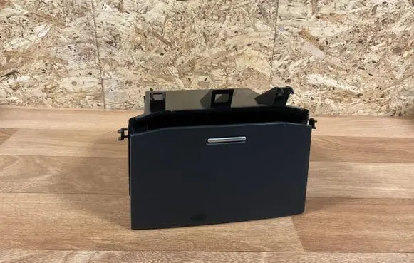 Nissan Primera Glove box 68475BA00A