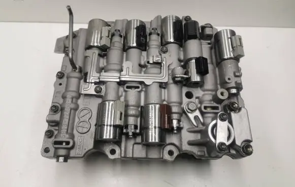 Land Rover Freelander 2 - LR2 Transmission gearbox valve body 5G137Z488AA LR000878