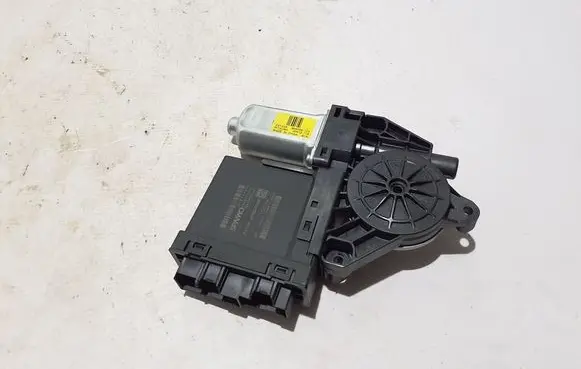 Volvo C40 Front door window regulator motor 31674755