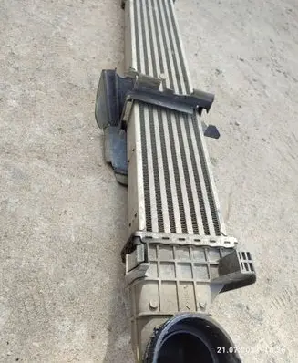 Mercedes-Benz E W211 Intercooler radiator A2115001002