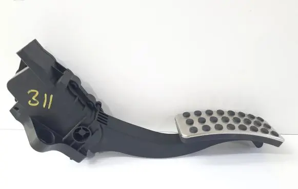 Mercedes-Benz CLA C117 X117 W117 Accelerator throttle pedal A2463001604