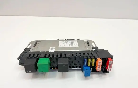 Mercedes-Benz SL R230 Fuse module A2305452032 A2305401850