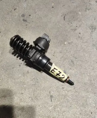 Volkswagen Touran II Fuel injector 038130073AG 0414720215