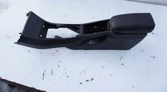Volvo V40 Center console 