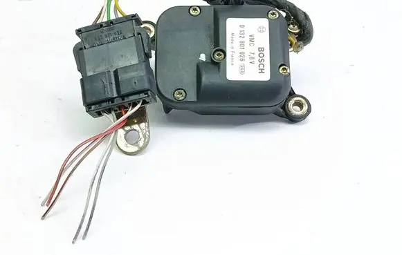 Audi A4 S4 B5 8D Air flap motor/actuator 0132801026