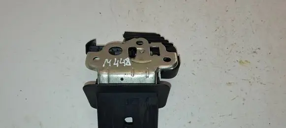 Audi A1 Tailgate/trunk/boot lock/catch/latch 8K9827505A