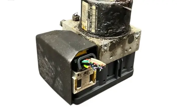 Citroen DS3 ABS Pump 10096039263 28560036043