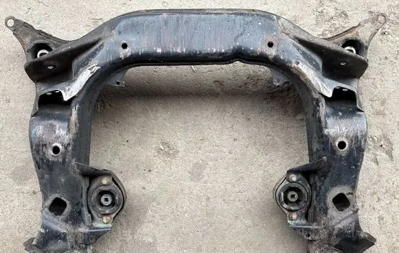 Volkswagen PASSAT B5.5 Front subframe 