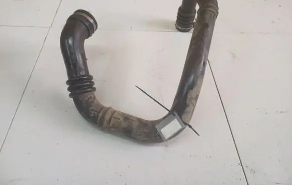 Intercooler hose/pipe