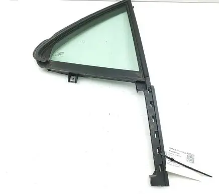 Toyota Yaris Cross Rear side window 680110D011