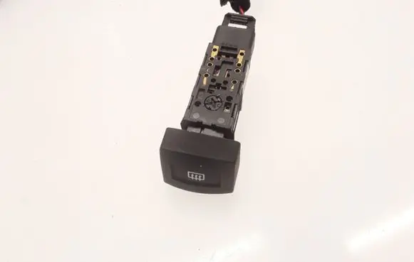 KIA Carnival Windscreen/window heater switch