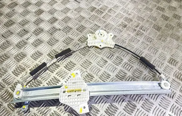 Hyundai i20 (GB IB) Front window lifting mechanism without motor