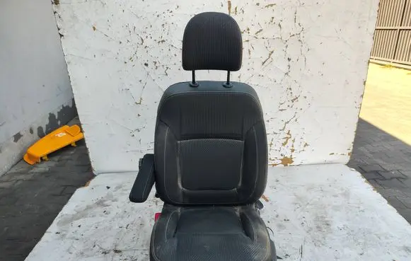 Renault Trafic III (X82) Front driver seat