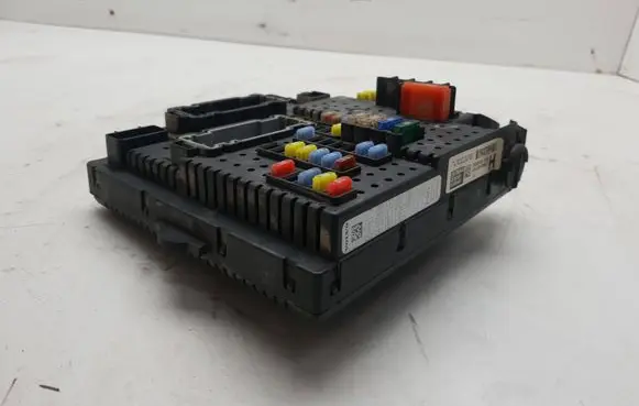 Volvo XC90 Fuse module 30786646 28080156 07W101