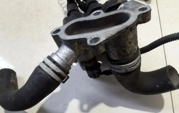 Ford Focus C-MAX Engine coolant pipe/hose 1N1G8594 1N1G-8594