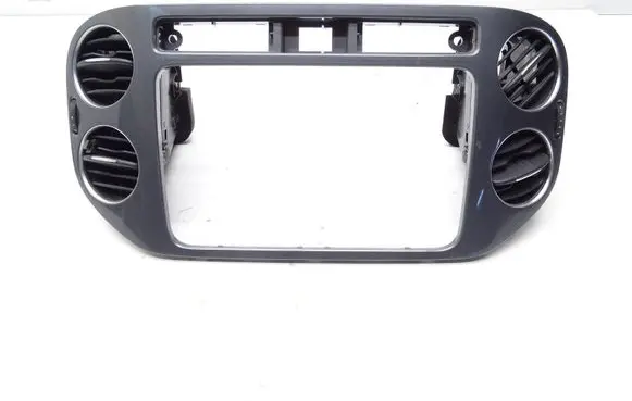Volkswagen Tiguan Panel trim 5N0858071E